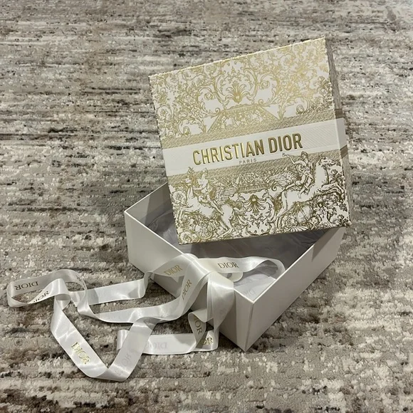 Christian Dior Paris gift box - Picture 4 of 7